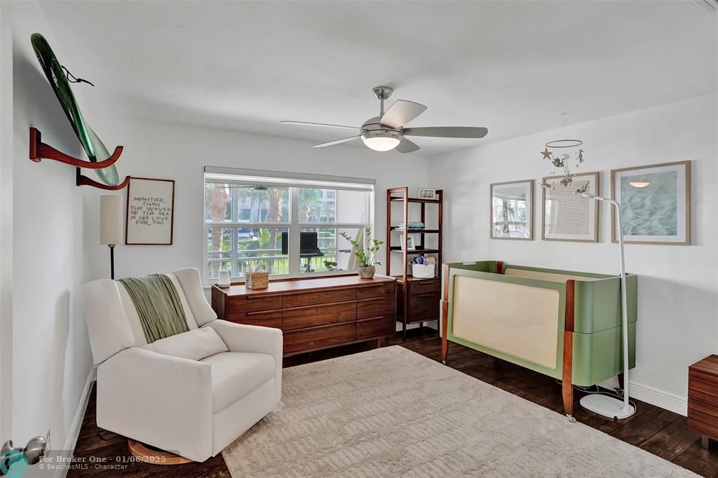 For Sale: $479,000 (2 beds, 2 baths, 960 Square Feet)