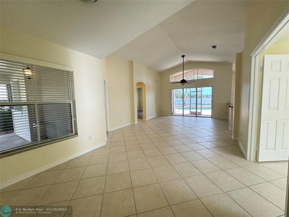 For Rent: $4,100 (3 beds, 2 baths, 1510 Square Feet)