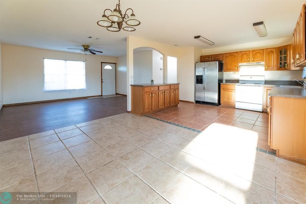 For Sale: $339,000 (3 beds, 2 baths, 1320 Square Feet)