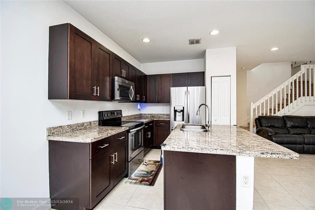 For Sale: $539,900 (3 beds, 2 baths, 1842 Square Feet)