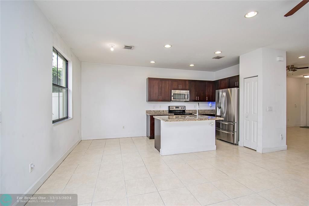 For Sale: $539,900 (3 beds, 2 baths, 1842 Square Feet)