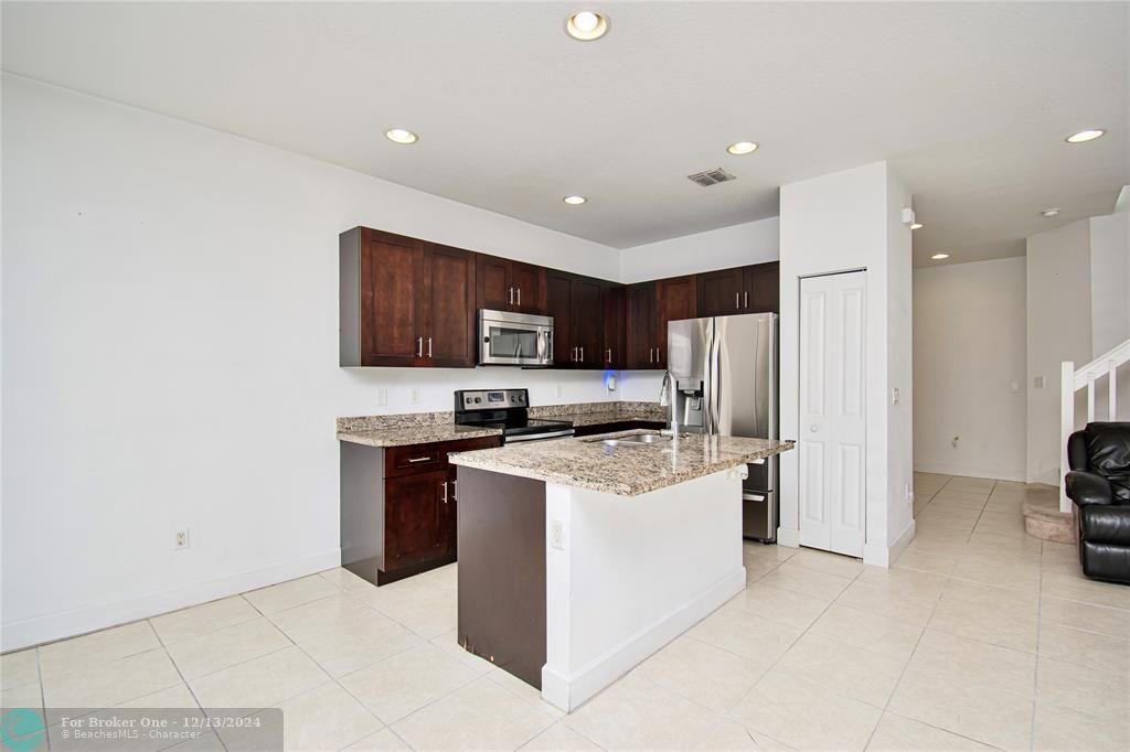 For Sale: $539,900 (3 beds, 2 baths, 1842 Square Feet)