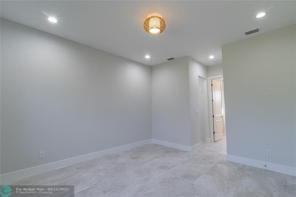 For Sale: $379,000 (3 beds, 2 baths, 1692 Square Feet)