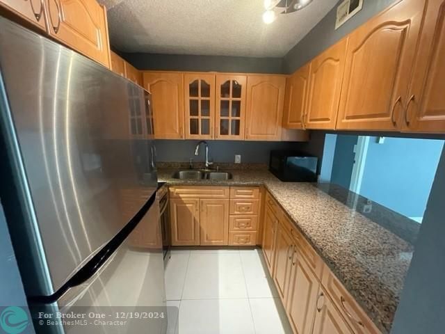 For Rent: $1,500 (1 beds, 1 baths, 850 Square Feet)