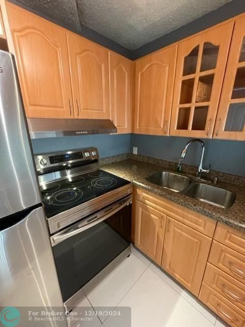 For Rent: $1,500 (1 beds, 1 baths, 850 Square Feet)