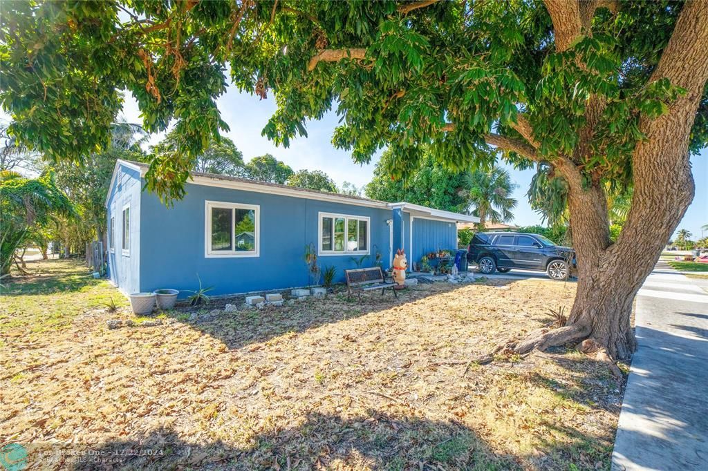 For Sale: $449,000 (3 beds, 2 baths, 1848 Square Feet)