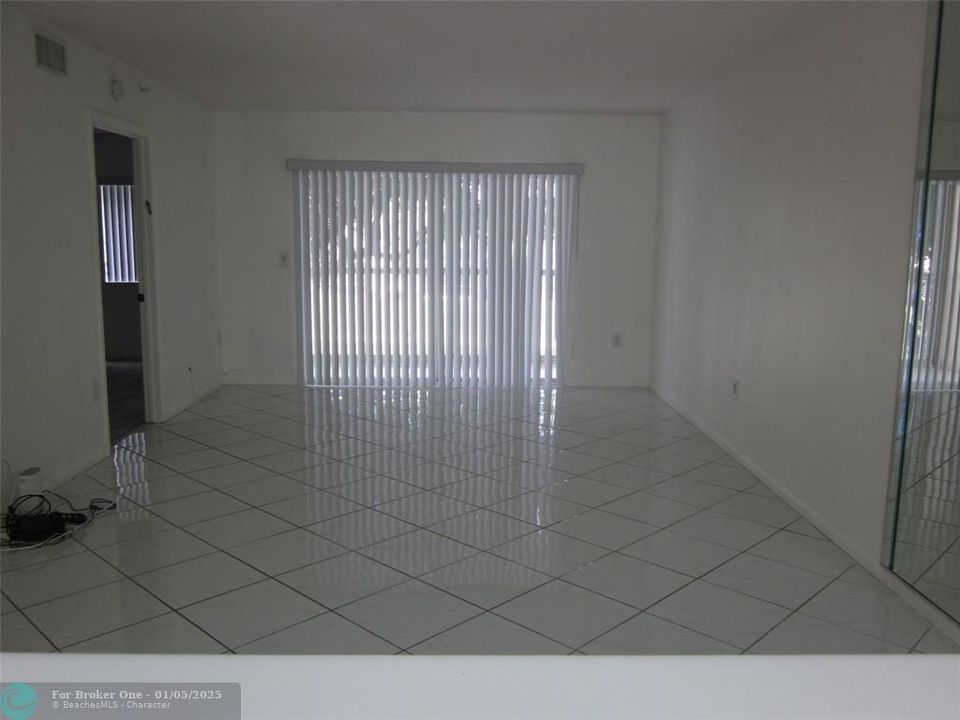 For Rent: $2,200 (2 beds, 2 baths, 1080 Square Feet)