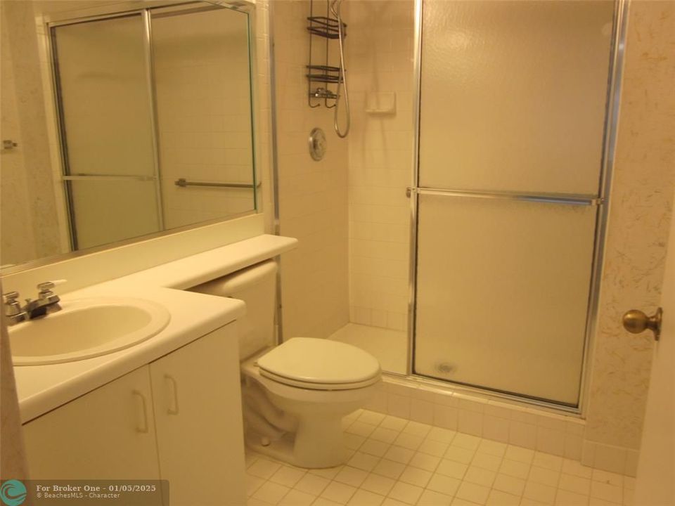 For Rent: $2,200 (2 beds, 2 baths, 1080 Square Feet)