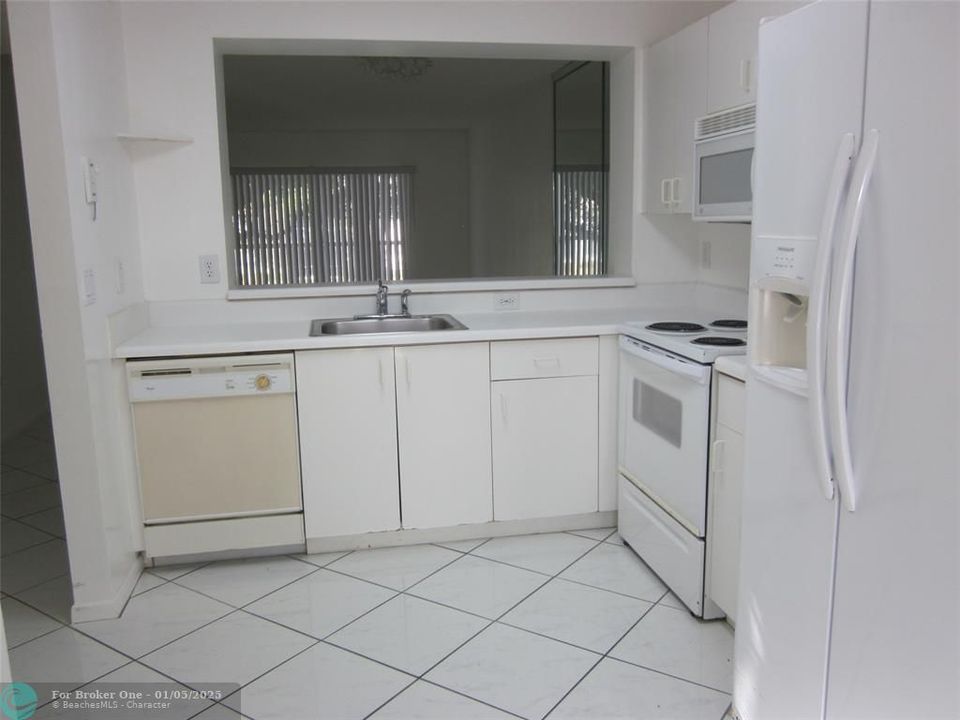 For Rent: $2,200 (2 beds, 2 baths, 1080 Square Feet)