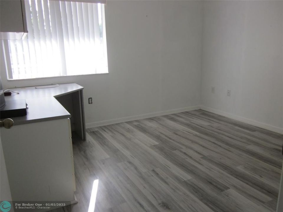 For Rent: $2,200 (2 beds, 2 baths, 1080 Square Feet)