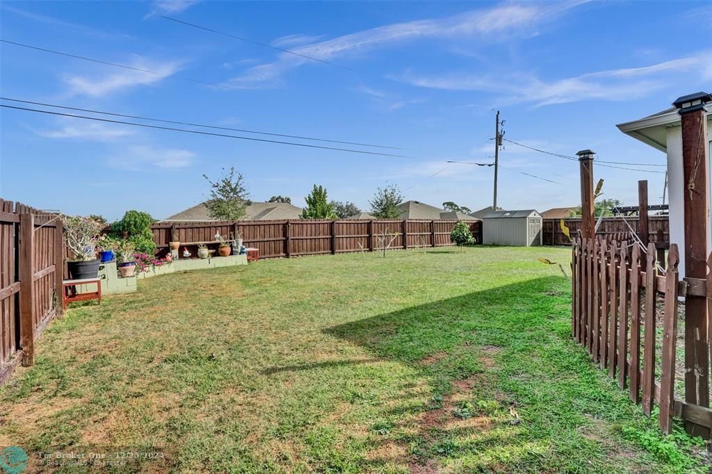 For Sale: $430,000 (3 beds, 2 baths, 1633 Square Feet)