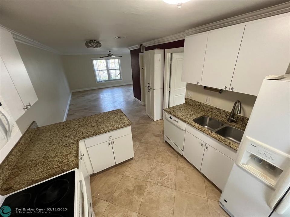 For Rent: $2,900 (3 beds, 3 baths, 1600 Square Feet)