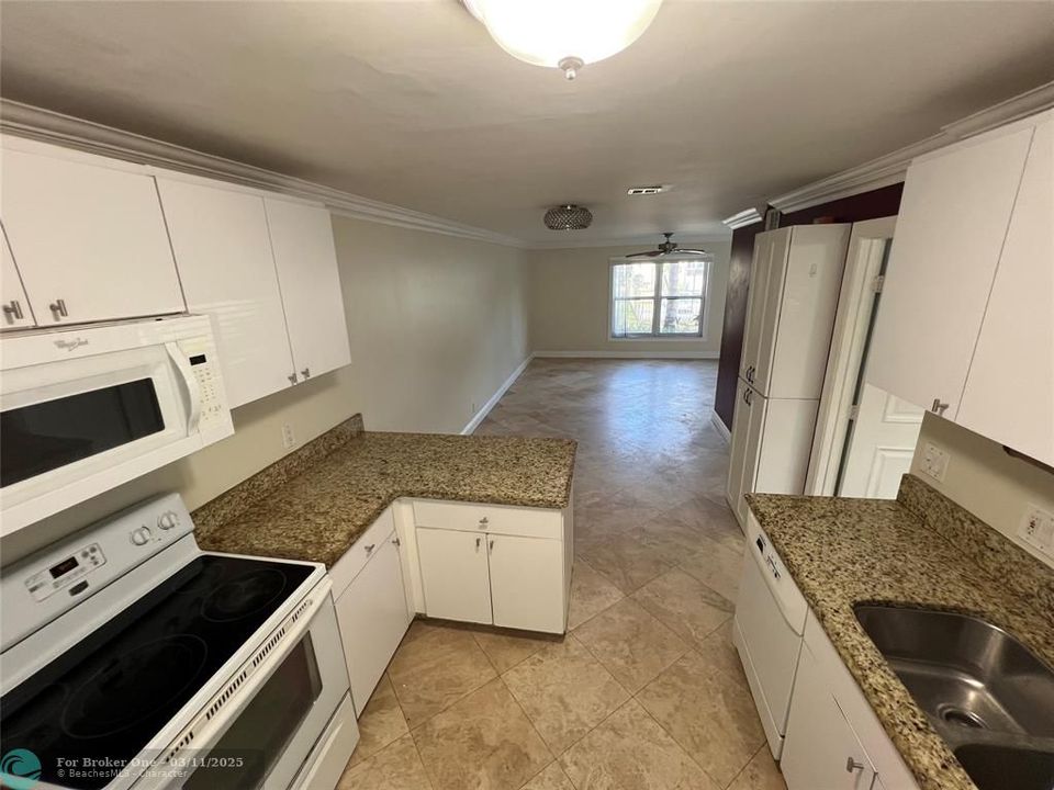 For Rent: $2,900 (3 beds, 3 baths, 1600 Square Feet)