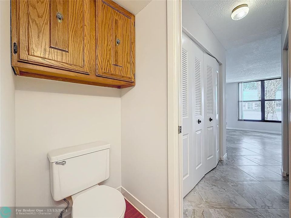 For Sale: $280,000 (2 beds, 2 baths, 1090 Square Feet)