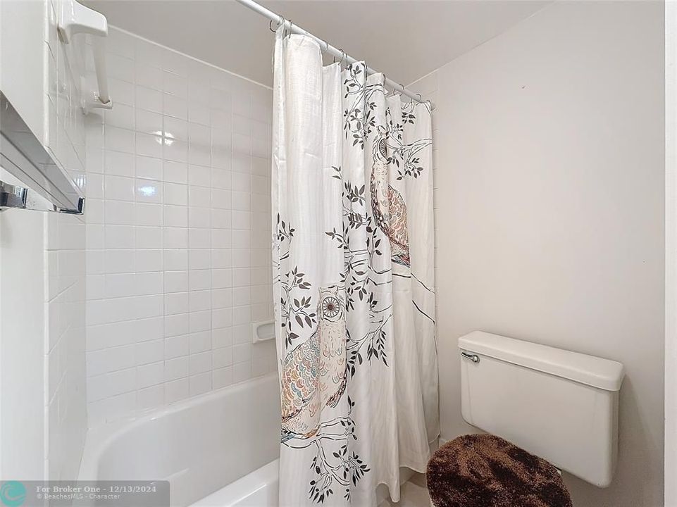 For Sale: $280,000 (2 beds, 2 baths, 1090 Square Feet)