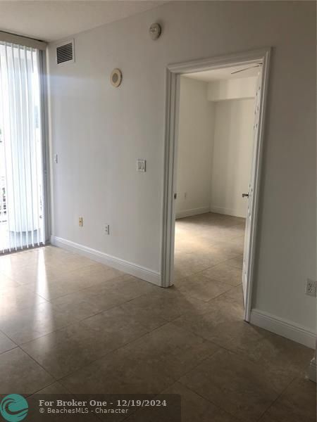 For Rent: $2,200 (1 beds, 1 baths, 616 Square Feet)