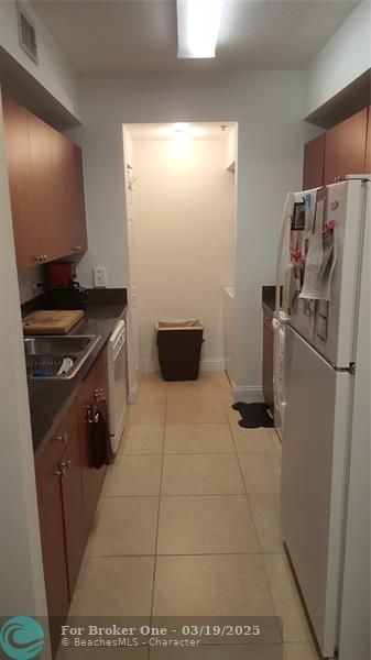 For Rent: $2,200 (1 beds, 1 baths, 616 Square Feet)