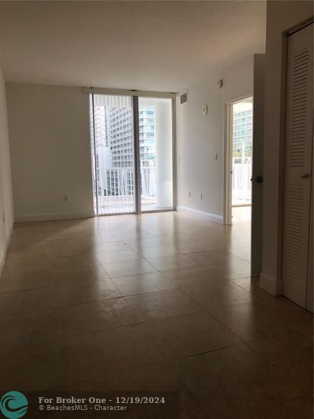 For Rent: $2,200 (1 beds, 1 baths, 616 Square Feet)