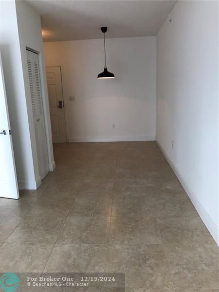 For Rent: $2,200 (1 beds, 1 baths, 616 Square Feet)