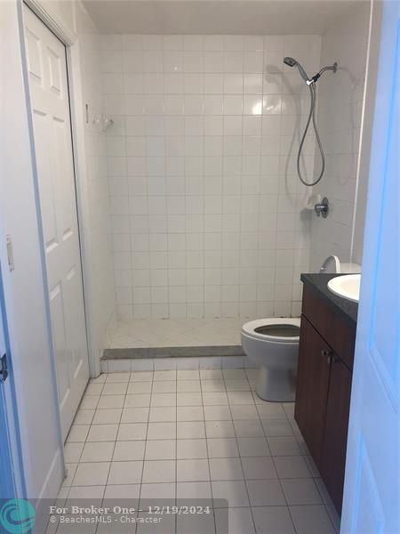 For Rent: $2,200 (1 beds, 1 baths, 616 Square Feet)