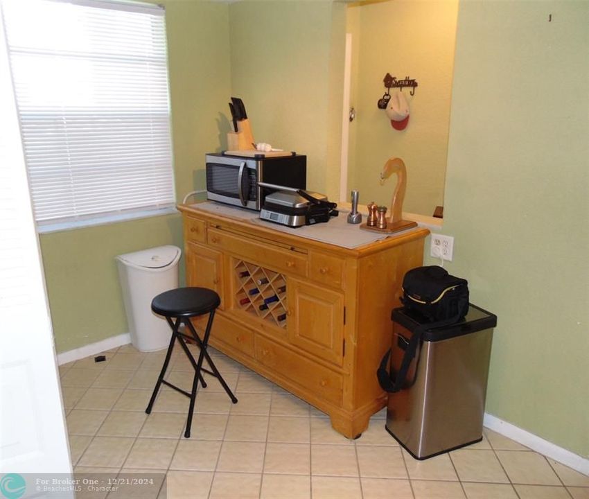 For Sale: $149,000 (2 beds, 2 baths, 1000 Square Feet)