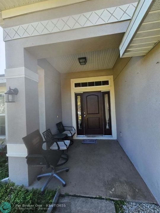 For Rent: $2,900 (4 beds, 2 baths, 1755 Square Feet)