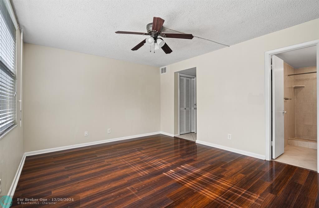 For Rent: $2,000 (2 beds, 2 baths, 960 Square Feet)