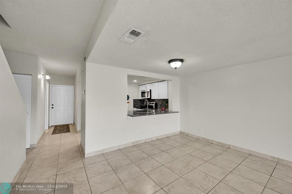 For Sale: $395,000 (3 beds, 2 baths, 1512 Square Feet)