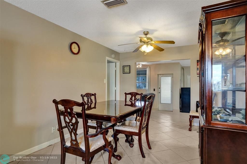 For Sale: $365,000 (2 beds, 2 baths, 1690 Square Feet)