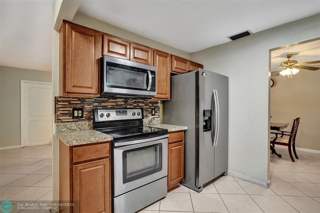 For Sale: $365,000 (2 beds, 2 baths, 1690 Square Feet)