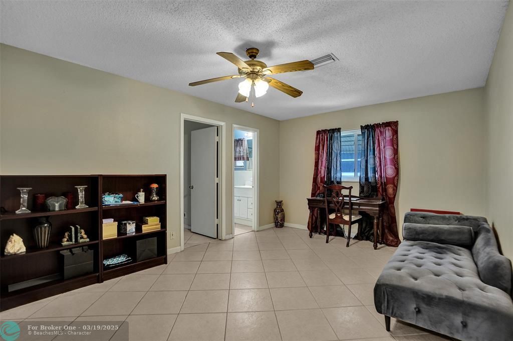 For Sale: $365,000 (2 beds, 2 baths, 1690 Square Feet)