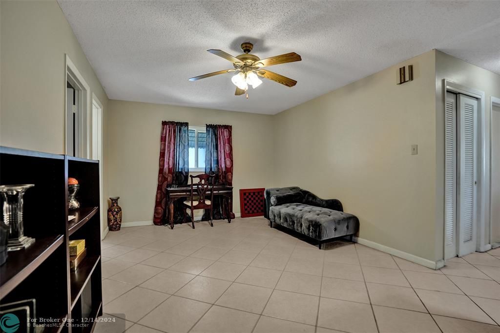 For Sale: $365,000 (2 beds, 2 baths, 1690 Square Feet)