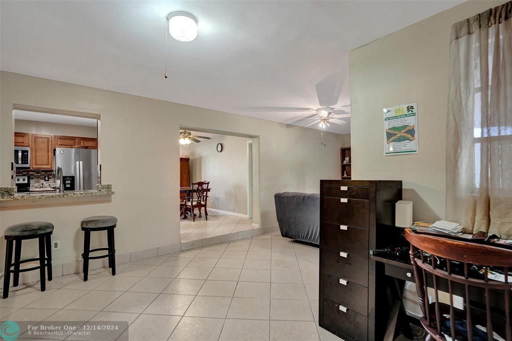 For Sale: $365,000 (2 beds, 2 baths, 1690 Square Feet)