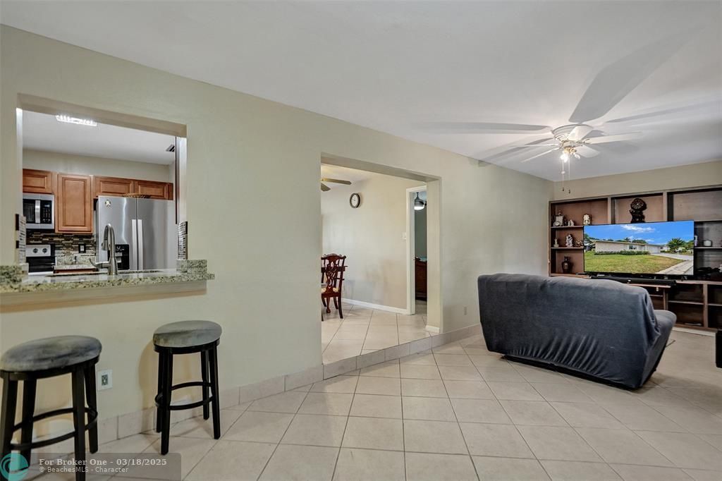 For Sale: $365,000 (2 beds, 2 baths, 1690 Square Feet)