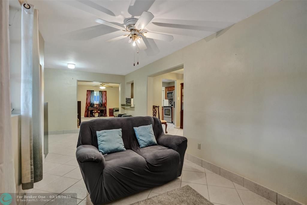 For Sale: $365,000 (2 beds, 2 baths, 1690 Square Feet)