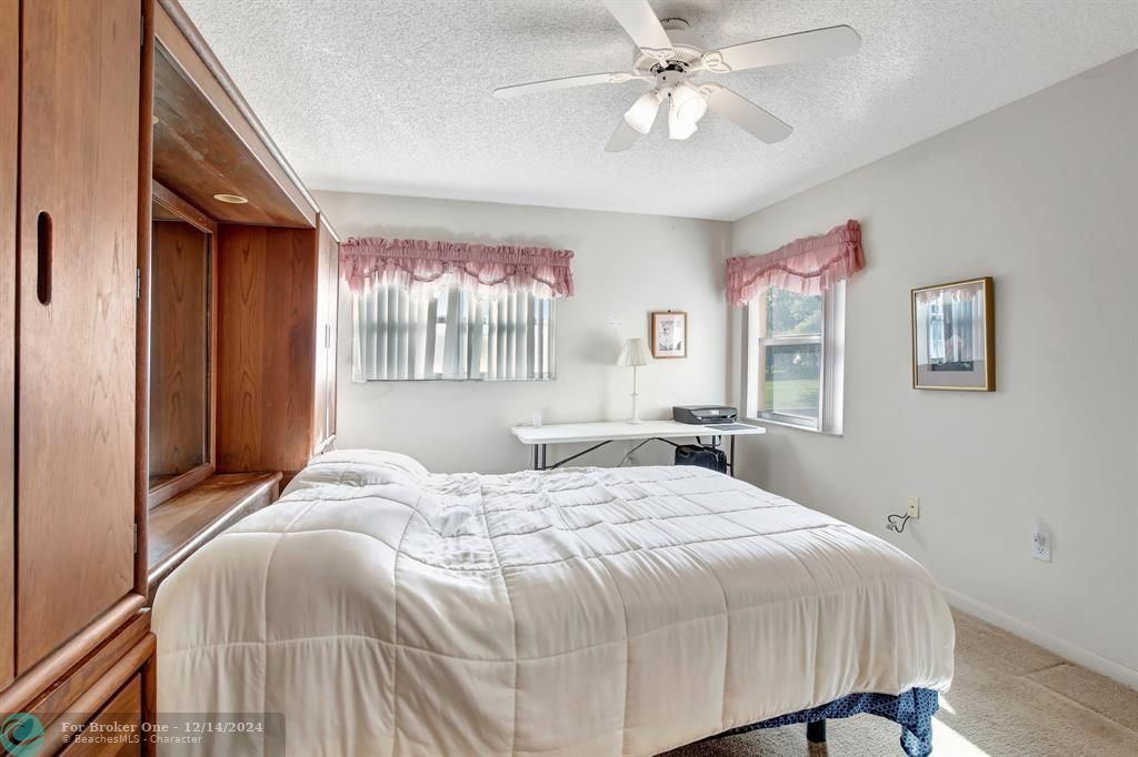 For Sale: $275,000 (2 beds, 2 baths, 1533 Square Feet)