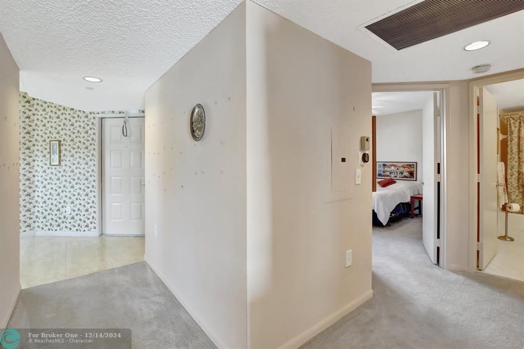 For Sale: $275,000 (2 beds, 2 baths, 1533 Square Feet)