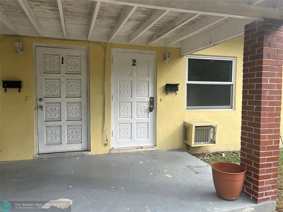 For Sale: $1,550 (1 beds, 1 baths, 2387 Square Feet)