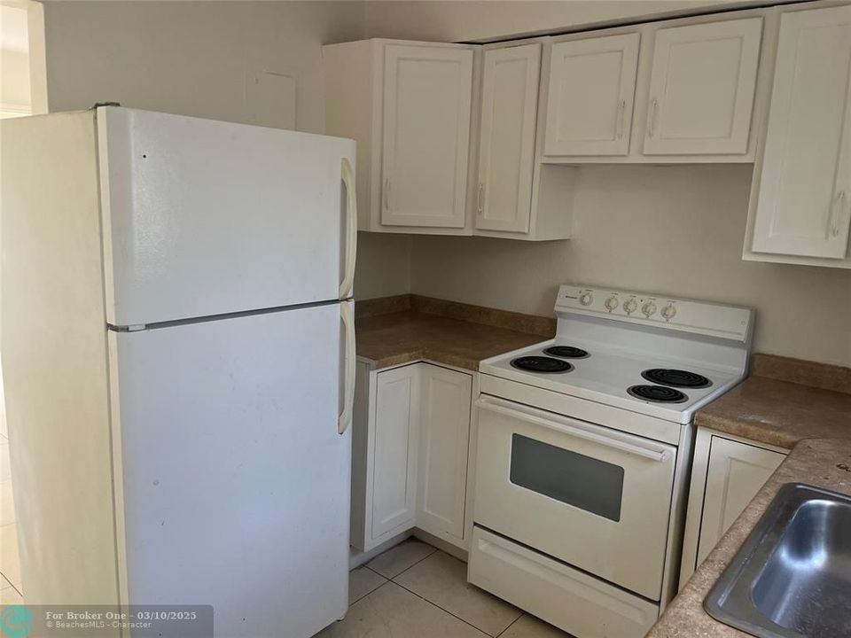 For Sale: $1,550 (1 beds, 1 baths, 2387 Square Feet)