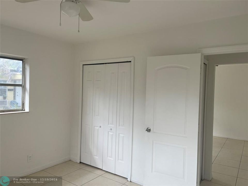 For Sale: $1,550 (1 beds, 1 baths, 2387 Square Feet)