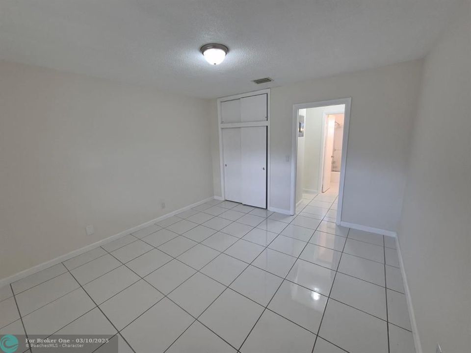 For Rent: $1,790 (1 beds, 1 baths, 825 Square Feet)