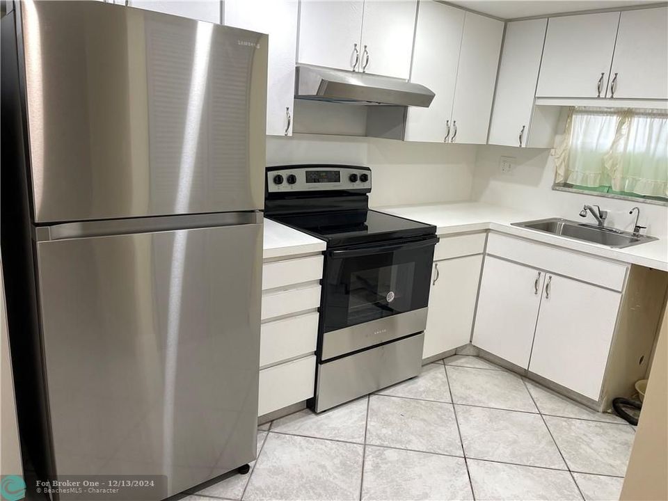 For Sale: $199,500 (2 beds, 2 baths, 1170 Square Feet)