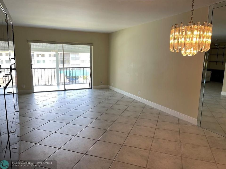 For Sale: $199,500 (2 beds, 2 baths, 1170 Square Feet)