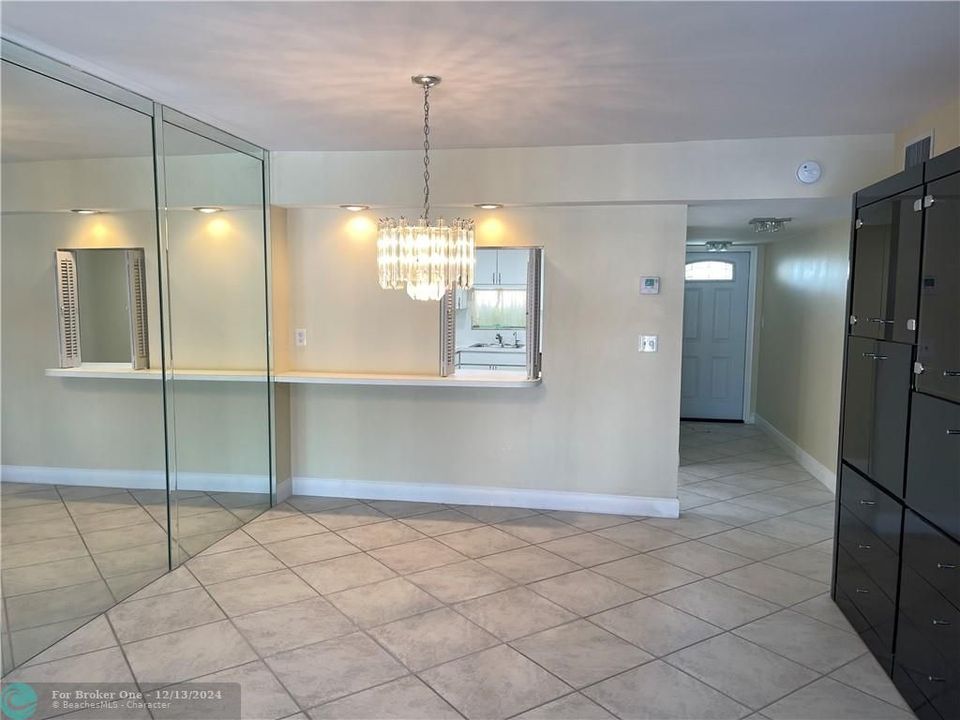 For Sale: $199,500 (2 beds, 2 baths, 1170 Square Feet)