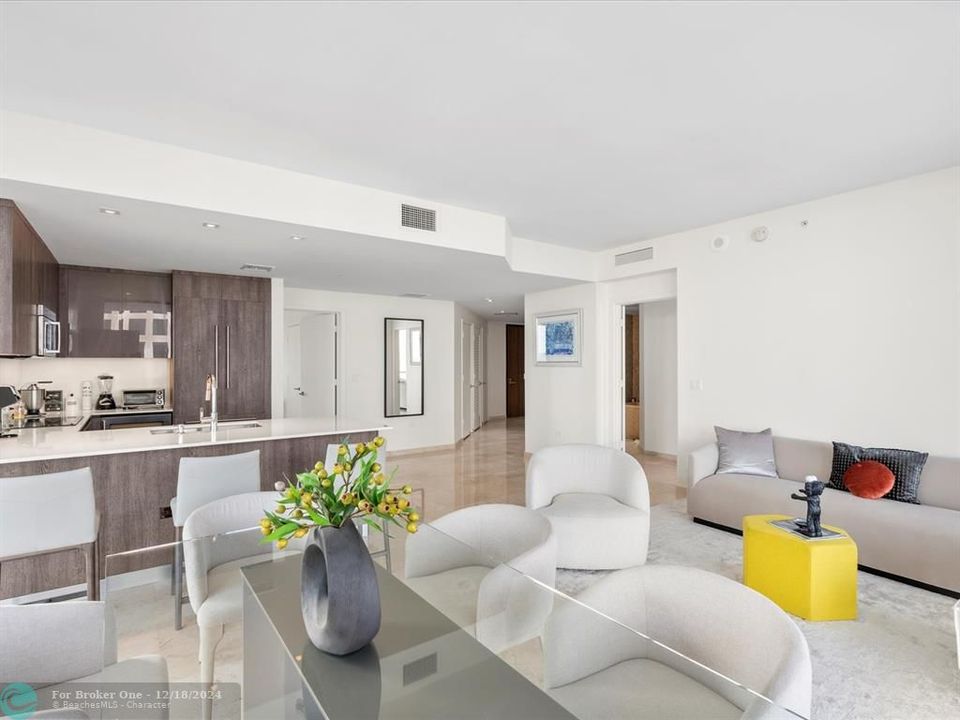 For Sale: $1,225,000 (2 beds, 2 baths, 1265 Square Feet)