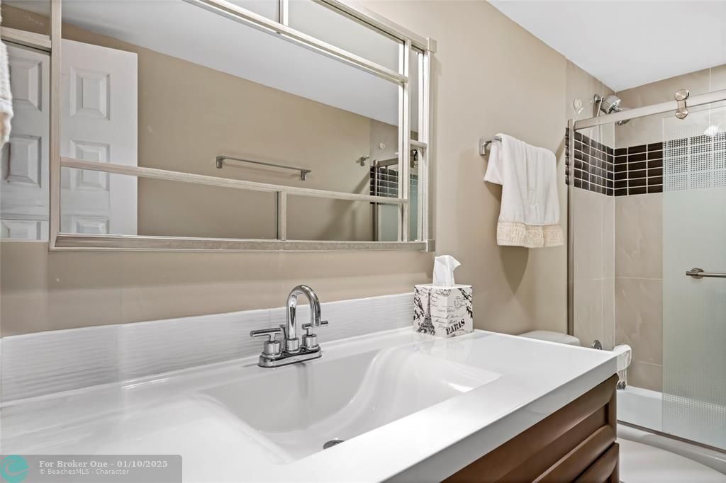 For Sale: $535,000 (2 beds, 2 baths, 1350 Square Feet)