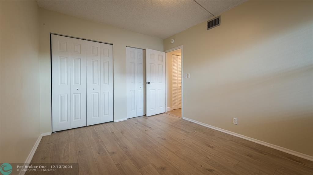 For Sale: $164,900 (2 beds, 2 baths, 1180 Square Feet)