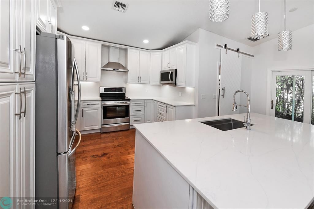 For Sale: $1,050,000 (3 beds, 2 baths, 2302 Square Feet)