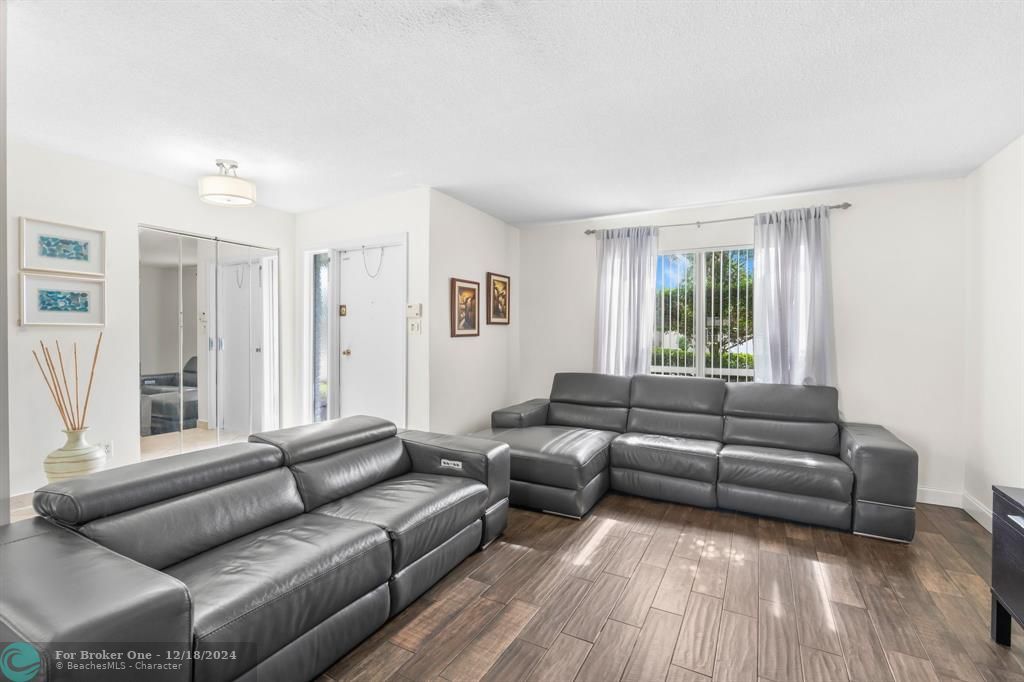 For Sale: $539,900 (2 beds, 2 baths, 1680 Square Feet)