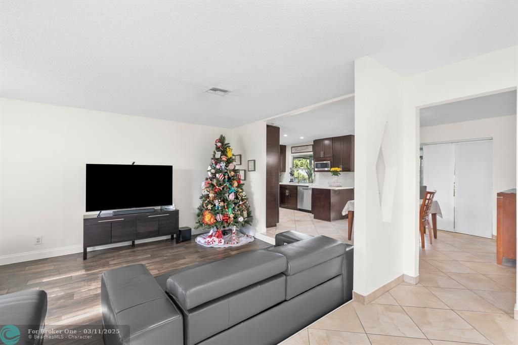 For Sale: $539,900 (2 beds, 2 baths, 1680 Square Feet)